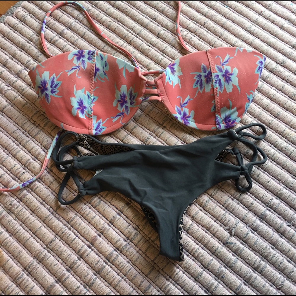 Acacia vintage aloha top and Maui bottoms